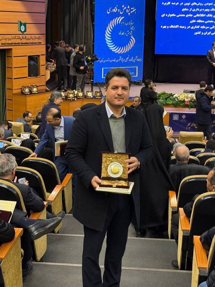 کسب افتخار فناور برگزیده کشور توسط آقای مهندس مازیار نامداری